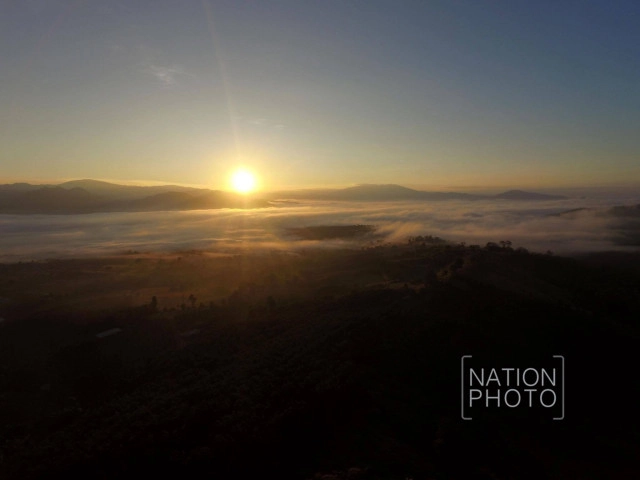 นทท.คึกคักที่ "จุดชมทะเลหมอกหยุนไหล"