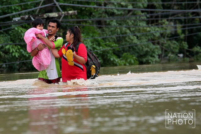 "น้ำป่าเขาหลวง" ทะลักท่าศาลา