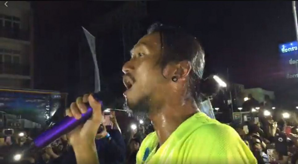 แสงสุดท้ายที่ไม่ท้ายสุด พี่ตูนวิ่งเสร็จร้องเพลงต่อ แสงสุดท้ายที่ไม่ท้ายสุด พี่ตูนวิ่งเสร็จร้องเพลงต่อ