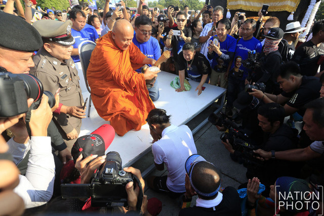 "ตูน" วิ่งถึงรอยต่อ อยุธยา-สุพรรณบุรี