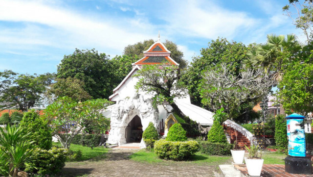 เที่ยว กังหันลม ชมวัด ขอหวย ที่ "เมืองคอน"