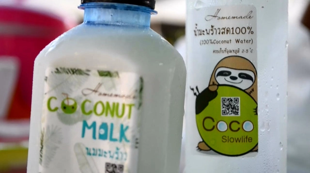 อดีตครูสอนอังกฤษ เอาดีด้านเกษตรปลูก-แปรรูป ขายมะพร้าวน้ำหอมเอง