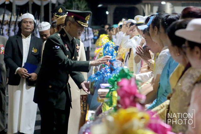 สมเด็จพระเจ้าอยู่หัว เสด็จฯทรงเป็นประธานในการพระราชทานรางวัลการทดสอบการอัญเชิญพระมหาคัมภีร์อัลกุรอาน