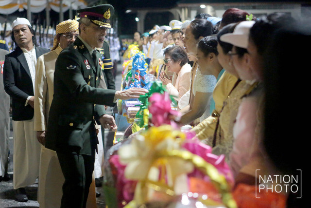 สมเด็จพระเจ้าอยู่หัว เสด็จฯทรงเป็นประธานในการพระราชทานรางวัลการทดสอบการอัญเชิญพระมหาคัมภีร์อัลกุรอาน