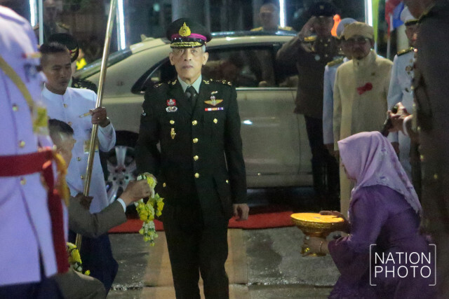 สมเด็จพระเจ้าอยู่หัว เสด็จฯทรงเป็นประธานในการพระราชทานรางวัลการทดสอบการอัญเชิญพระมหาคัมภีร์อัลกุรอาน