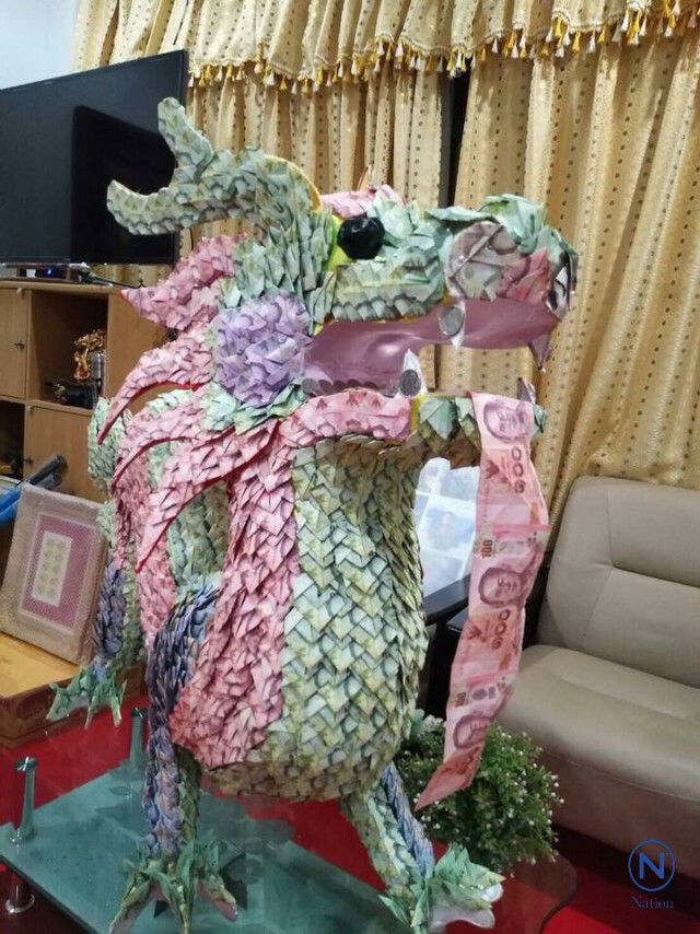 ชาวนครสวรรค์ 
เตรียมมอบ"มังกร"
ทำจากธนบัตรไทย
ต้อนรับ "ตูน"