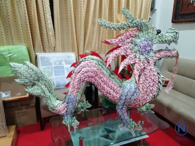 ชาวนครสวรรค์ 
เตรียมมอบ"มังกร"
ทำจากธนบัตรไทย
ต้อนรับ "ตูน"