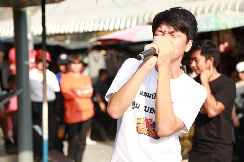 "ชมพู ฟรุ้ตตี้" นำทีมเงาเสียงตูน บอดี้สแลม ร่วมรับบริจาค