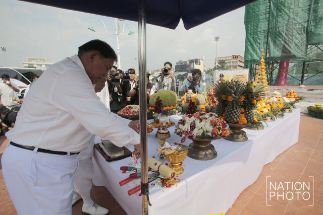 กทม.จัดพิธีเจริญพระพุทธมนต์ และพิธีบวงสรวงก่อนบูรณะ "เสาชิงช้า"