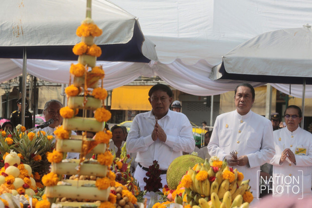 กทม.จัดพิธีเจริญพระพุทธมนต์ และพิธีบวงสรวงก่อนบูรณะ "เสาชิงช้า"