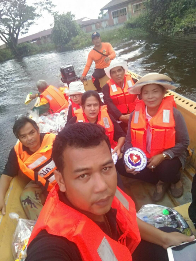 สมาคมชาวปักษ์ใต้-สมาพันธ์จิตอาสา 
พร้อมพันธมิตร ลงพื้นที่นครฯ ช่วยผู้ประสบภัย