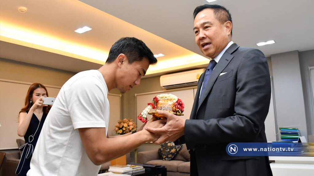 "เมสซี่ เจ" ขอขมา "สมยศ" ก่อนลาอุปสมบทที่วัด บางช้างเหนือ