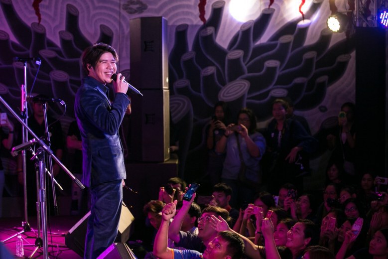สิ้นสุดการรอคอย!! "อะตอม" มีอัลบั้มแรกในชีวิต