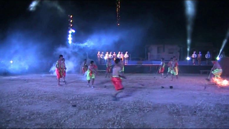 ตื่นตาตื่นใจ!!กีฬาโบราณ"ตีคลีไฟ"แห่งเดียวในโลก