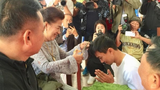 "เมสซี่เจ" เข้าสู่ร่มกาสาวพัสตร์ ศึกษาพระธรรม