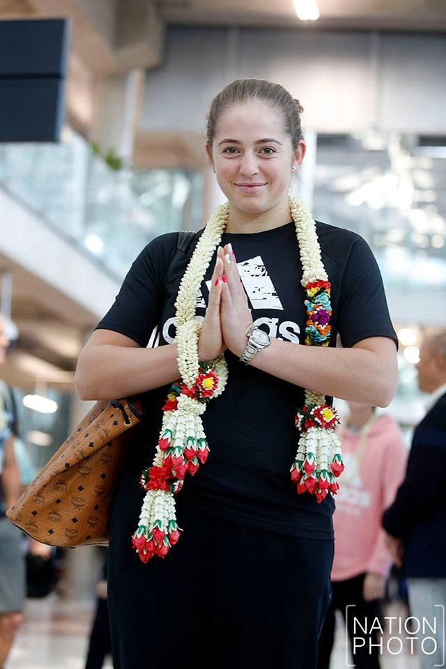 "เยเลน่า ออสตาเพนโก้" ถึงไทยแล้ว พร้อมหวดเทนนิสที่หัวหิน