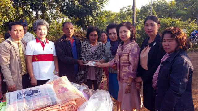 เพลิงเผาวอดทั้งหลัง! แม้เงินติดตัว 1,000-ข้าวเปลือก 25 ถัง ไหม้ไปกับกองไฟ