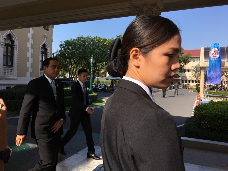 "ตู่-ป้อม-ป๊อก" อารมณ์ดี ร่วมฟังแถลงการปฏิบัติงาน "กอ.รมน."