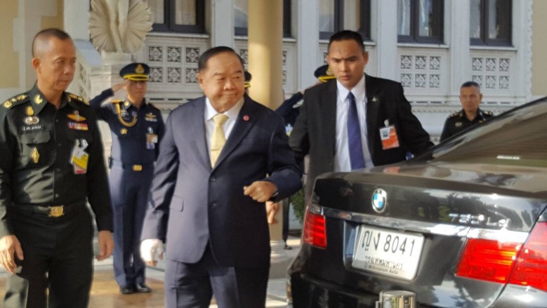 "ตู่-ป้อม-ป๊อก" อารมณ์ดี ร่วมฟังแถลงการปฏิบัติงาน "กอ.รมน."