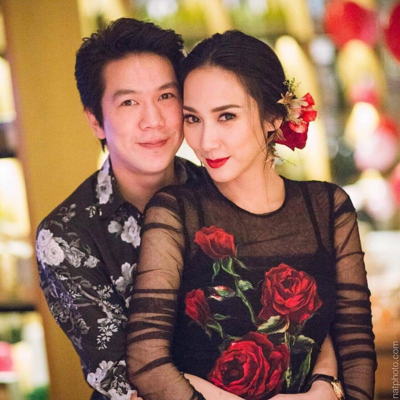 ‘ออม’ รับเต็มปากศึกษา ‘ไฮโซแอมป์’ แฟนเก่า ‘อั้ม’ (คลิป)