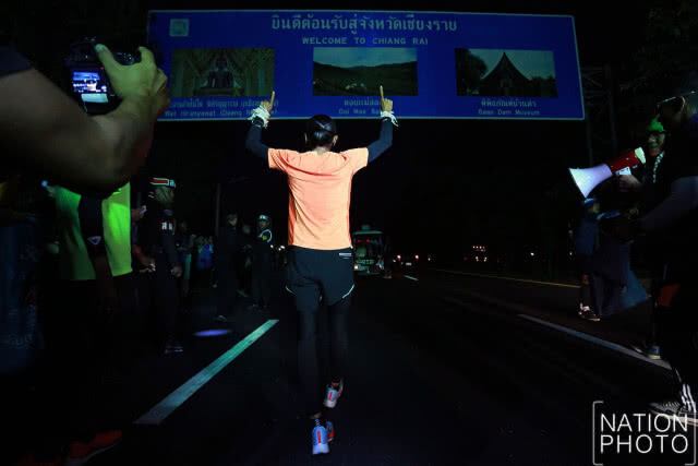 ตูน "ก้าว" สู่ เชียงรายแล้ว แม้เจ็บแขน