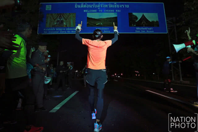 ตูน "ก้าว" สู่ เชียงรายแล้ว แม้เจ็บแขน