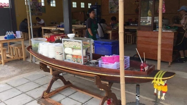 เจ้าของร้านก๋วยเตี๋ยวเรือ วอนโจรคืนเรือ เหตุลูกค้าหดหาย