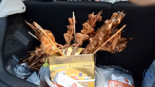 สาวสวย ป.ตรี
เร่ขายไก่ย่าง 
อร่อยแซบกลางเมืองหาดใหญ่