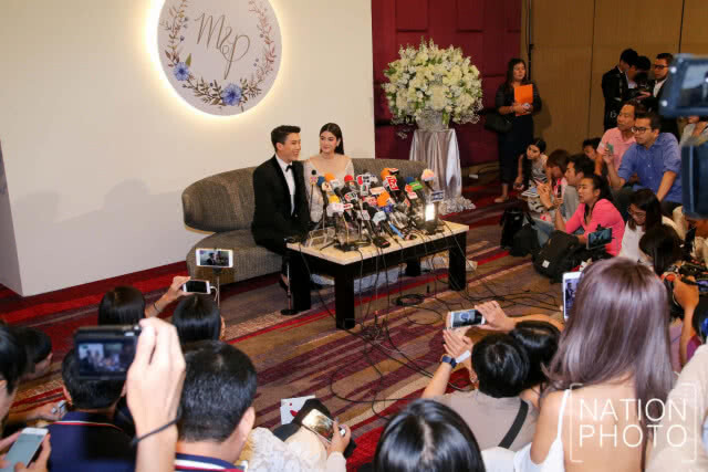 (ภาพชุด) ป๊อก - มาร์กี้ แถลงข่าวก่อนงานฉลองมงคลสมรสค่ำนี้
