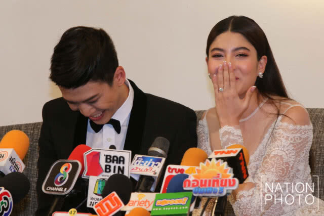 (ภาพชุด) ป๊อก - มาร์กี้ แถลงข่าวก่อนงานฉลองมงคลสมรสค่ำนี้