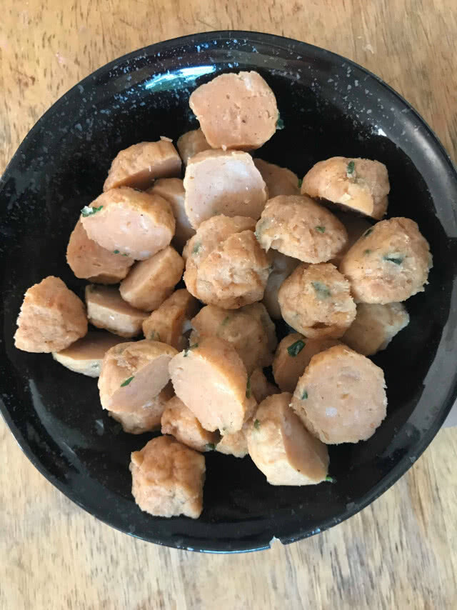 ครัวน้าคม : ปวยเล้งผัดพริกไทยดำลูกชิ้นกุ้ง เพิ่มอุณหภูมิร่างกายในหน้าหนาว