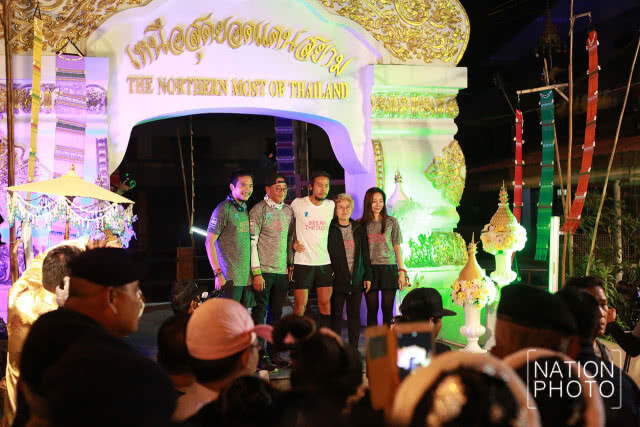 "ตูน" กับภาพเหนือสุดยอดแดนสยาม