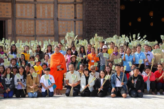 เศรษฐีใจบุญใจงาม 
"จิมมี่ ชวาลา" บริจาคให้ "ตูน" อีก
คราวนี้สมทบอีก 1 ล้านบาท ที่แม่สาย