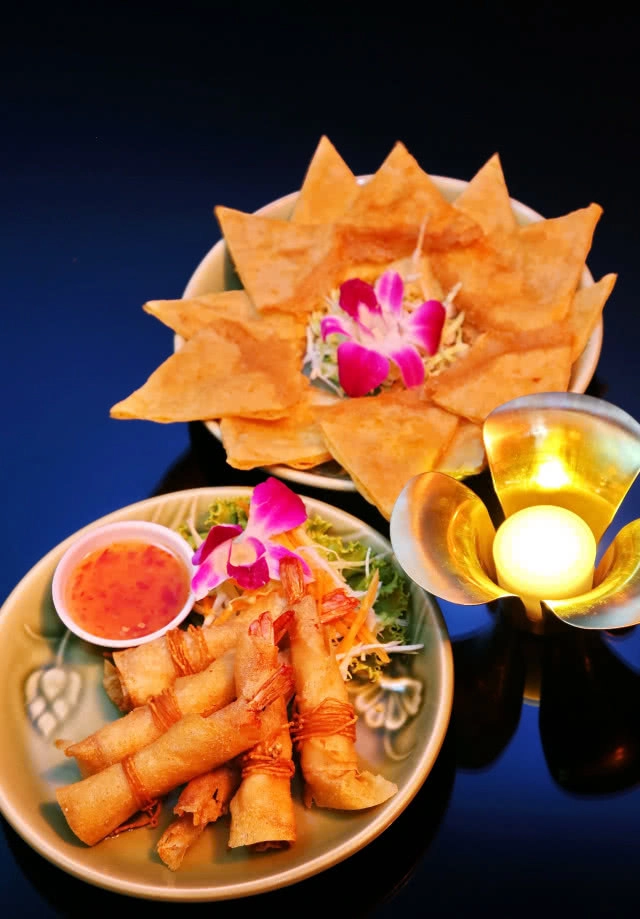 อร่อยปักหมุด : ลูน่า เลาจน์ (LUNA Lounge) แหล่งแฮงค์เอาท์ แห่งใหม่ย่านสุขุมวิท