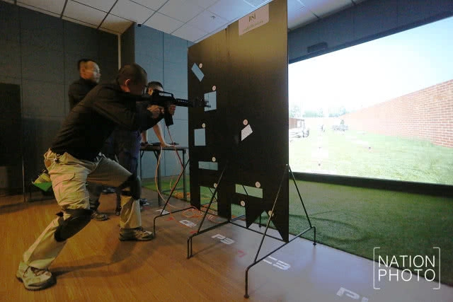 กรมสอบสวนคดีพิเศษ ทดสอบยิงปืนจำลองสถานการณ์ Simulator