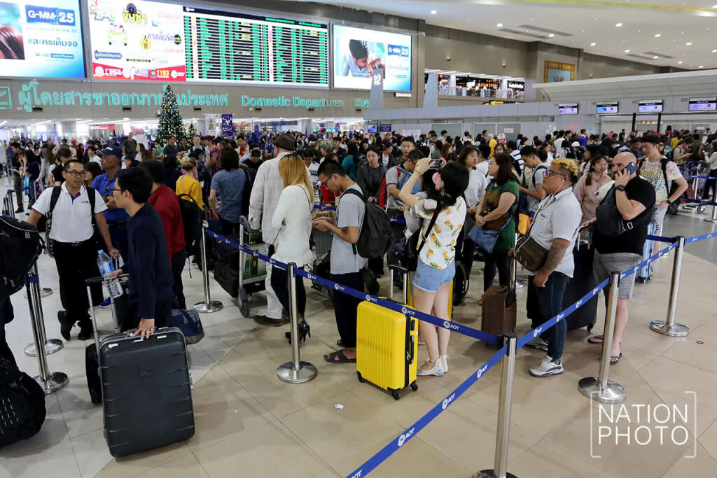 (ภาพชุด) บรรยากาศ ปชช.เดินทางมาเช็คอินที่สนามบินดอนเมือง  ก่อนกลับภูมิลำเนา
