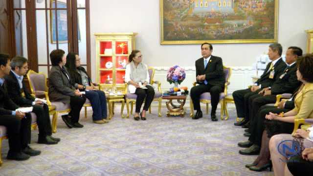 "นายกฯ" พบตัวแทนสื่ออวยพรปีใหม่