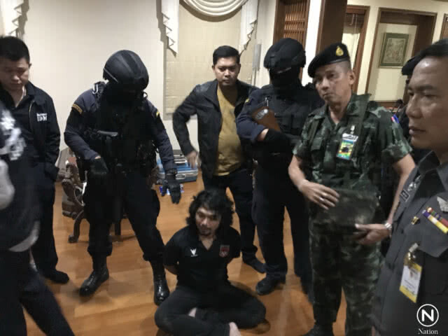 "จักรทิพย์" มาเอง! นำตร.บุกรวบ "เสก"
