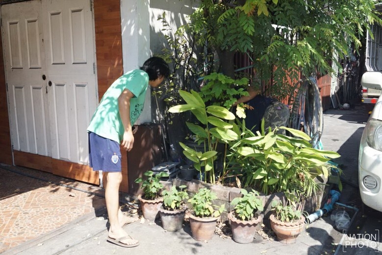หนุ่มวิศวะ ผวา! กระสุนปริศนาตกใส่รถ