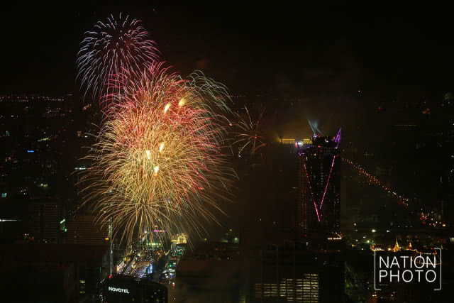 สีสันพลุฉลองปีใหม่ 2561