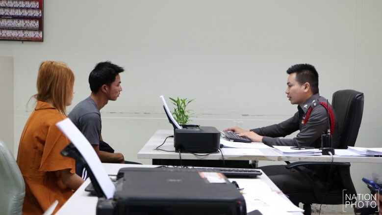 หนุ่มโคราชยิงปืนขึ้นฟ้ามอบตัว