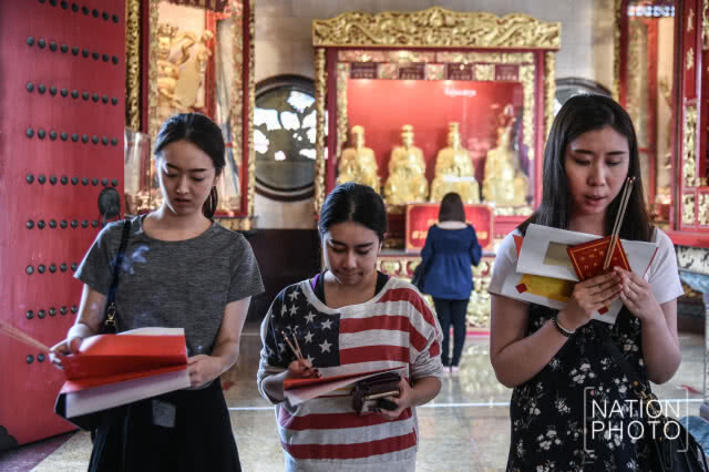ทำบุญเสริมดวง ไหว้พระขอพร แก้ปีชง 2561