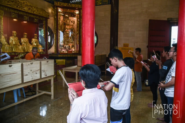 ทำบุญเสริมดวง ไหว้พระขอพร แก้ปีชง 2561