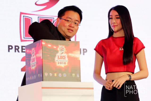 แถลงข่าวการแข่งขันฟุตบอล "ลีโอ ปรีซีซั่น คัพ 2018"