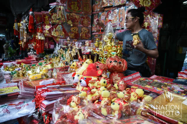 ของตกแต่ง-ของที่ระลึก รูปสุนัข เสริมสิริมงคลปีจอ 2561