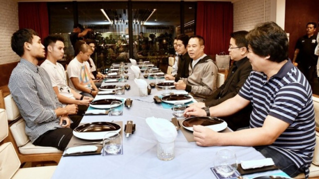 เลี้ยงส่ง "อุ้ม-มุ้ย-เจ" ไปเจลีก