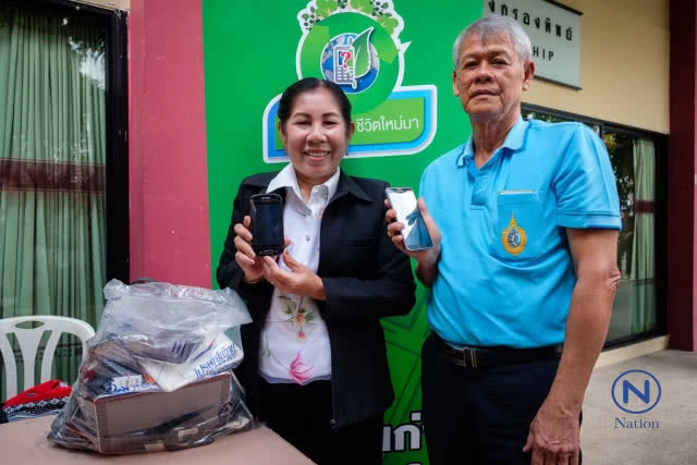 โครงการมือถือเก่าไป ชีวิตใหม่มา มอบเงินให้กับโรงพยาบาล 3.6 ล้านบาท