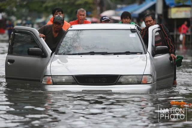 ซอยเสรีไทย 5 อ่วม! น้ำท่วมขังหลังฝนตกหนักตั้งแต่เช้ามืด