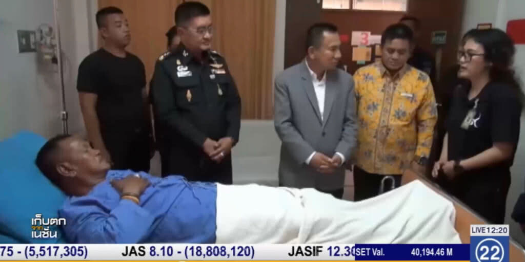 ผู้ว่าฯ ปัตตานี มอบเงินเยียวยาทหารถูกลอบวางระเบิด ผู้ว่าฯ ปัตตานี มอบเงินเยียวยาทหารถูกลอบวางระเบิด