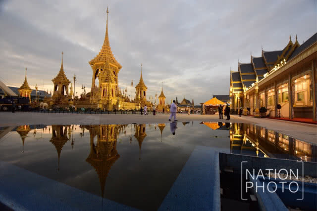 นายกฯ ทำพิธีทำบุญตักบาตร อุทิศถวายเป็นพระราชกุศลแด่รัชกาลที่ 9 บวงสรวงการรื้อถอนพระเมรุมาศ